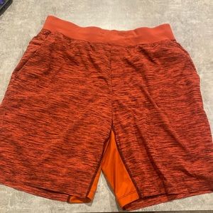 Lulu The Short Red Pattern
- Older style
- 9” Inseam
